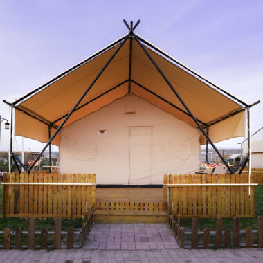 Waterproof Safari Glamping Tent for Outdoor Hotels & Resorts