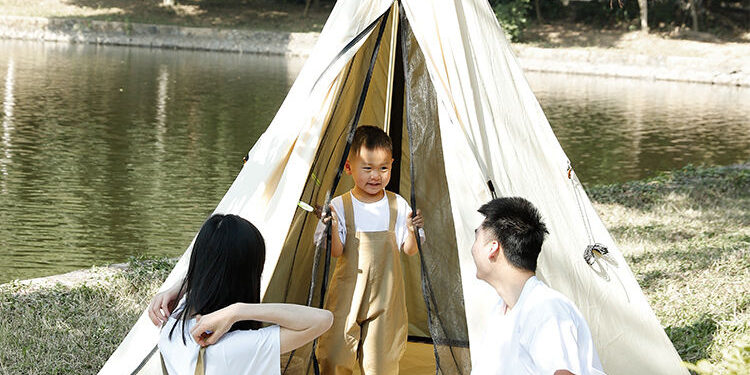 Two Bedroom Family Tent with Light Strip - Outdoor Camping Tent for 13 People