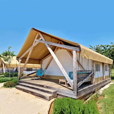 Luxury Eco-Friendly Glamping Tent with Glass Entrance – Wooden Safari Lodge for Resorts