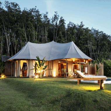  Luxury Glamping Tent with Bedroom, Living Room, and Bathroom for Resorts