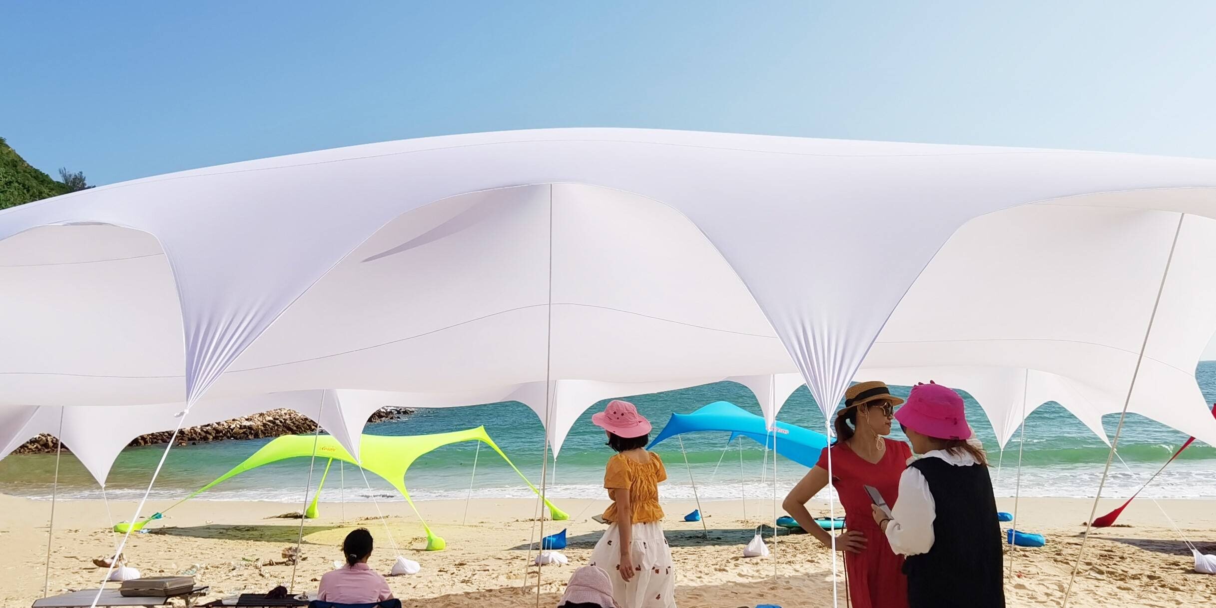 Large Beach Tent Sunshade for 60-80 People, Customizable for Events and Weddings